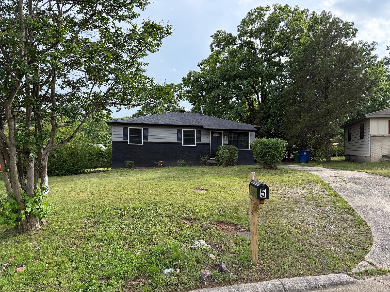 Charming 3 Bedroom 1 Bath Home — Photo 1