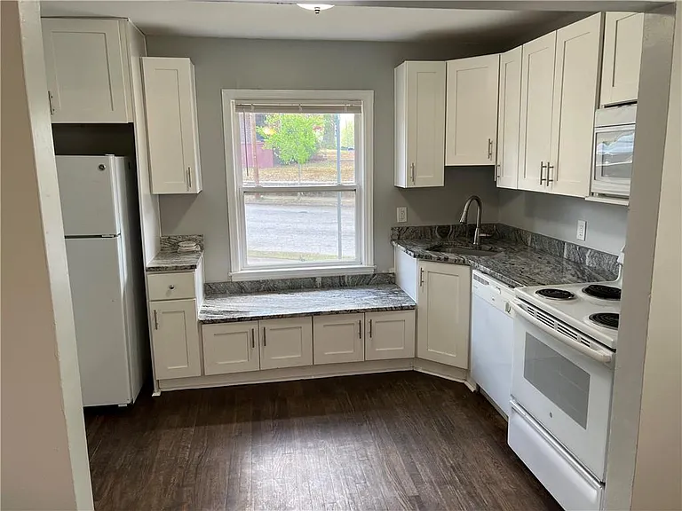 1201 Westview Dr SW — Photo 7