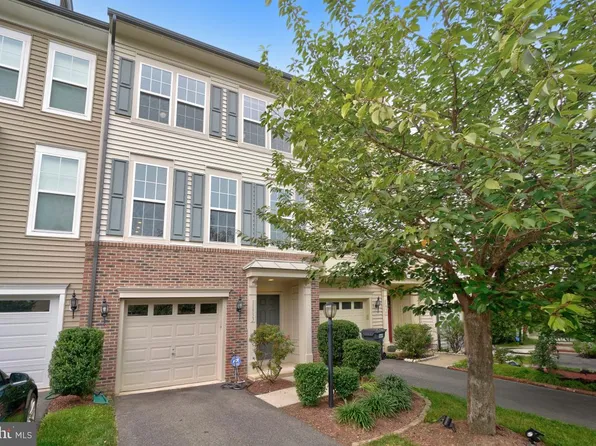 11933 Jade Lake Ln, Bristow, VA 20136