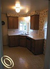 4th image of 29490 Westfield St