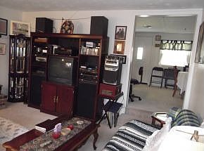 2nd image of 104 Woodlyn St