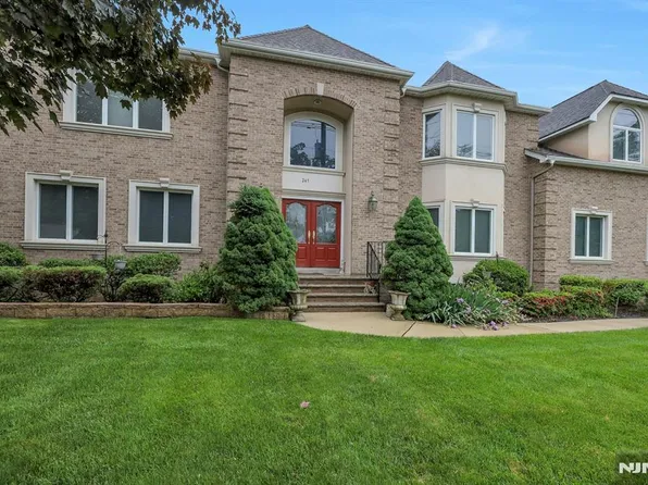 245 Forest Ave, Emerson, NJ 07630