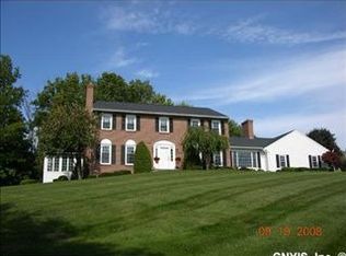 8401 Pewter Ln, Manlius, NY 13104