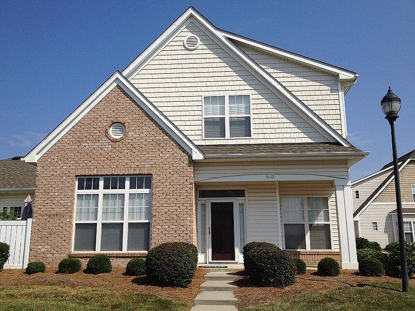 1st image of 3112 Mistletoe Dr #1