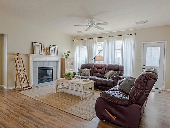 3rd image of 14427 Pelican Marsh Dr