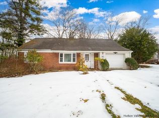 12 Orchard Ln, New Paltz, NY 12561