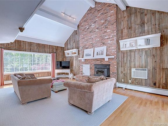 3rd image of 201 Natchaug Dr