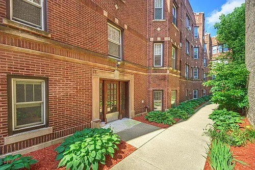 4416 1/2 N Ashland Ave #2 Photo 1