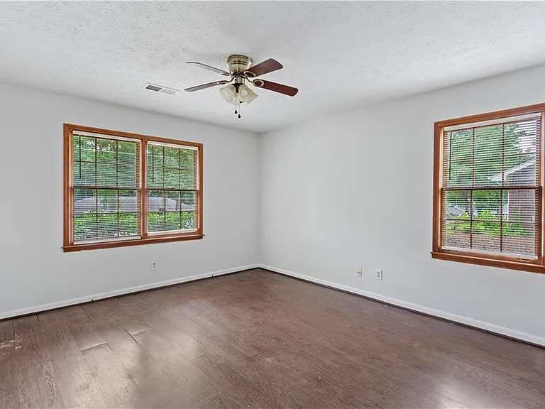 230 Kimberly Way SW — Photo 14