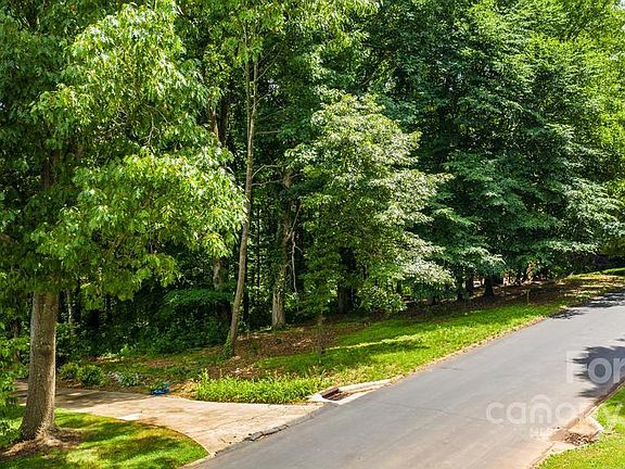 5th image of 2531 Eagle Dr NE