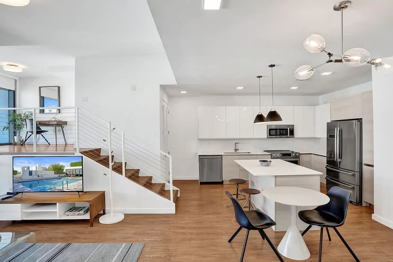 1 bed, 1.0 bath, $5,186 — Photo 2