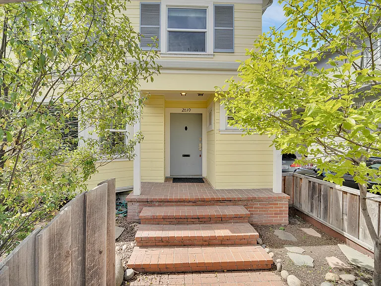 2810 Martin Luther King Jr Way — Photo 2