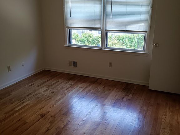 4th image of 207 S 5th Ave