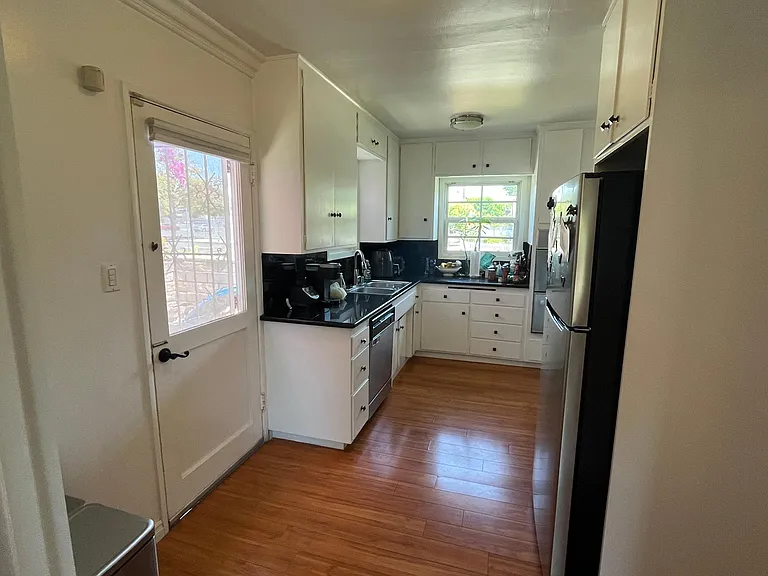 2701 Federal Ave — Photo 7