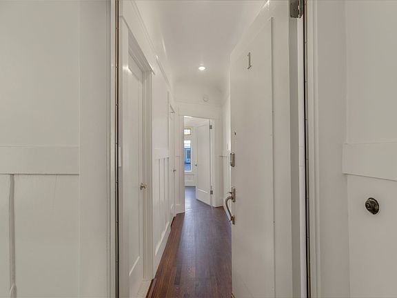 4th image of 1445 Leavenworth St #1