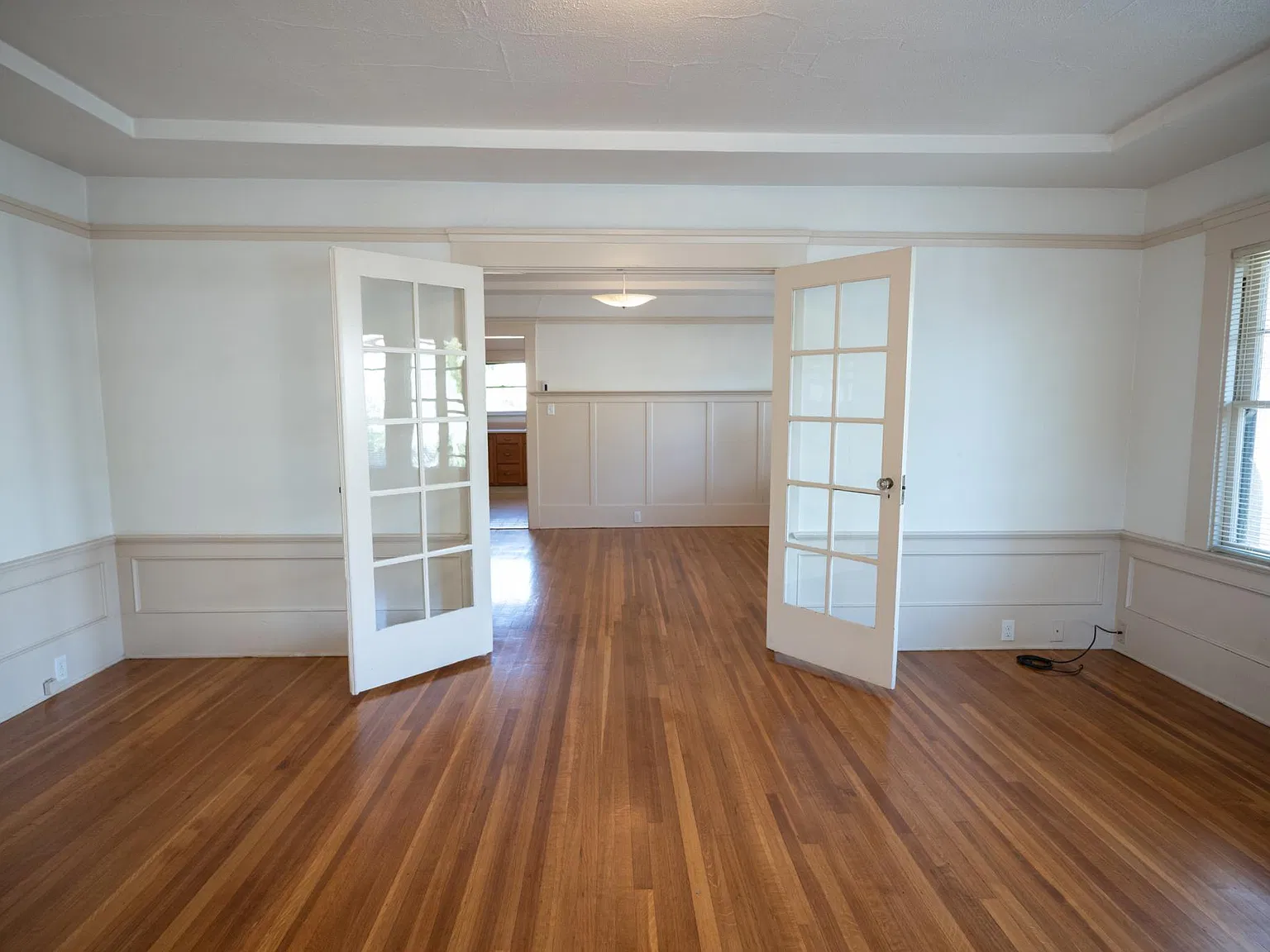 1035 Alma Street — Photo 4