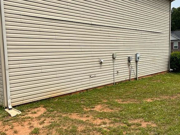 4th image of 764 Markham Cir