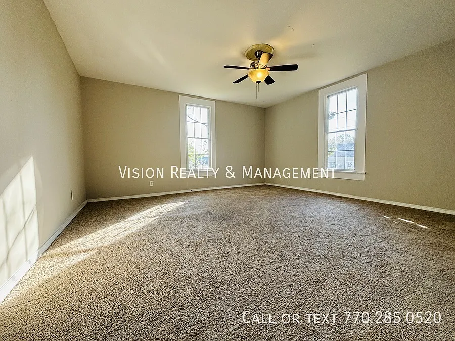 Lovely 4BD/2BA In Carrollton — Photo 3