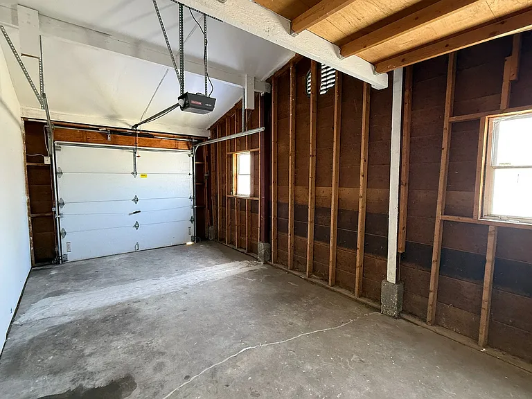 615 Loyola Dr — Photo 18