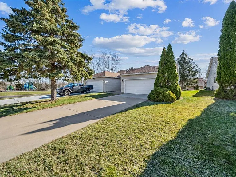 1913 Eastridge Ct — Photo 6