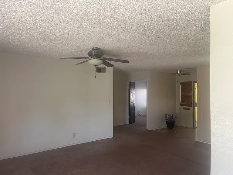 926 Northwood Dr — Photo 3