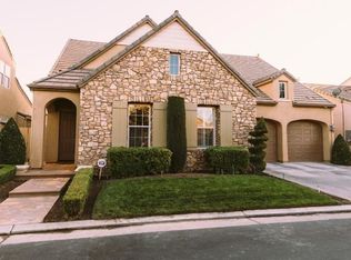82 W Serena Ave, Clovis, CA 93619