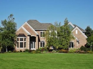 16 High Point Rd, White Bear Lake, MN 55110