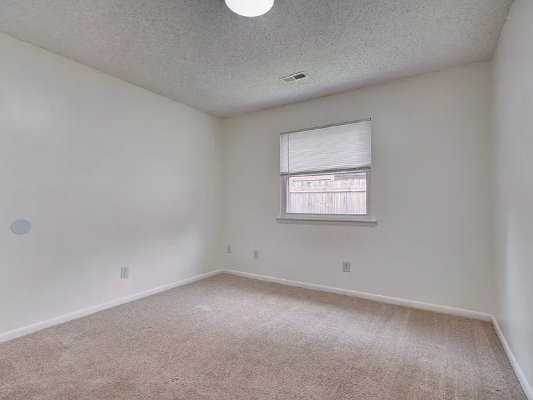 1801 Colleen Ct — Photo 18