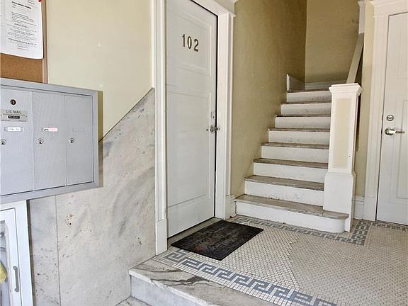 3rd image of 6115 Washington Blvd #102