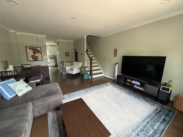 1814 9th St S, Arlington, VA 22204