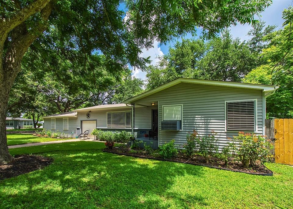 1st image of 2908 N Houston Dr