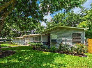 2908 N Houston Dr, La Marque, TX 77568