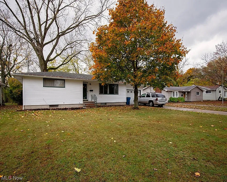 3819 S Hogan Dr photo 1