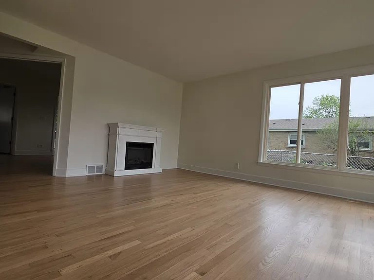 8867 S Mobile Ave — Photo 4