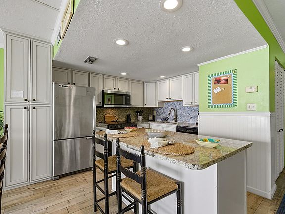 5th image of 1012 N Waccamaw Dr. #210
