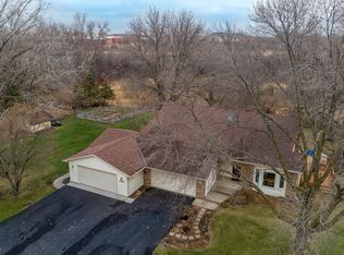 3000 Black Oaks Ln N, Plymouth, MN 55447