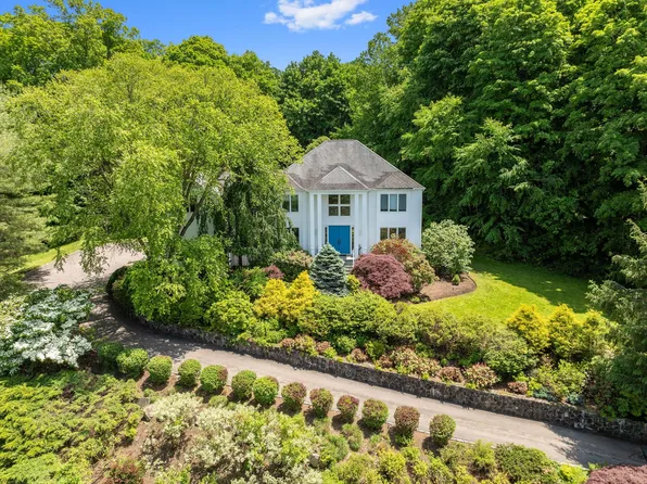 43 Random Farms Circle, Chappaqua, NY 10514