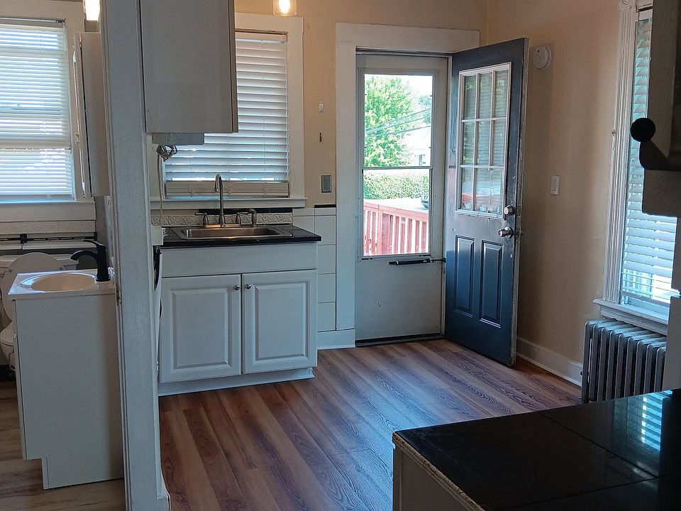 1st image of 99 Woodward Ave Floor 2