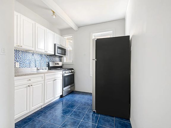 3rd image of 280 Ocean Pkwy APT 4S