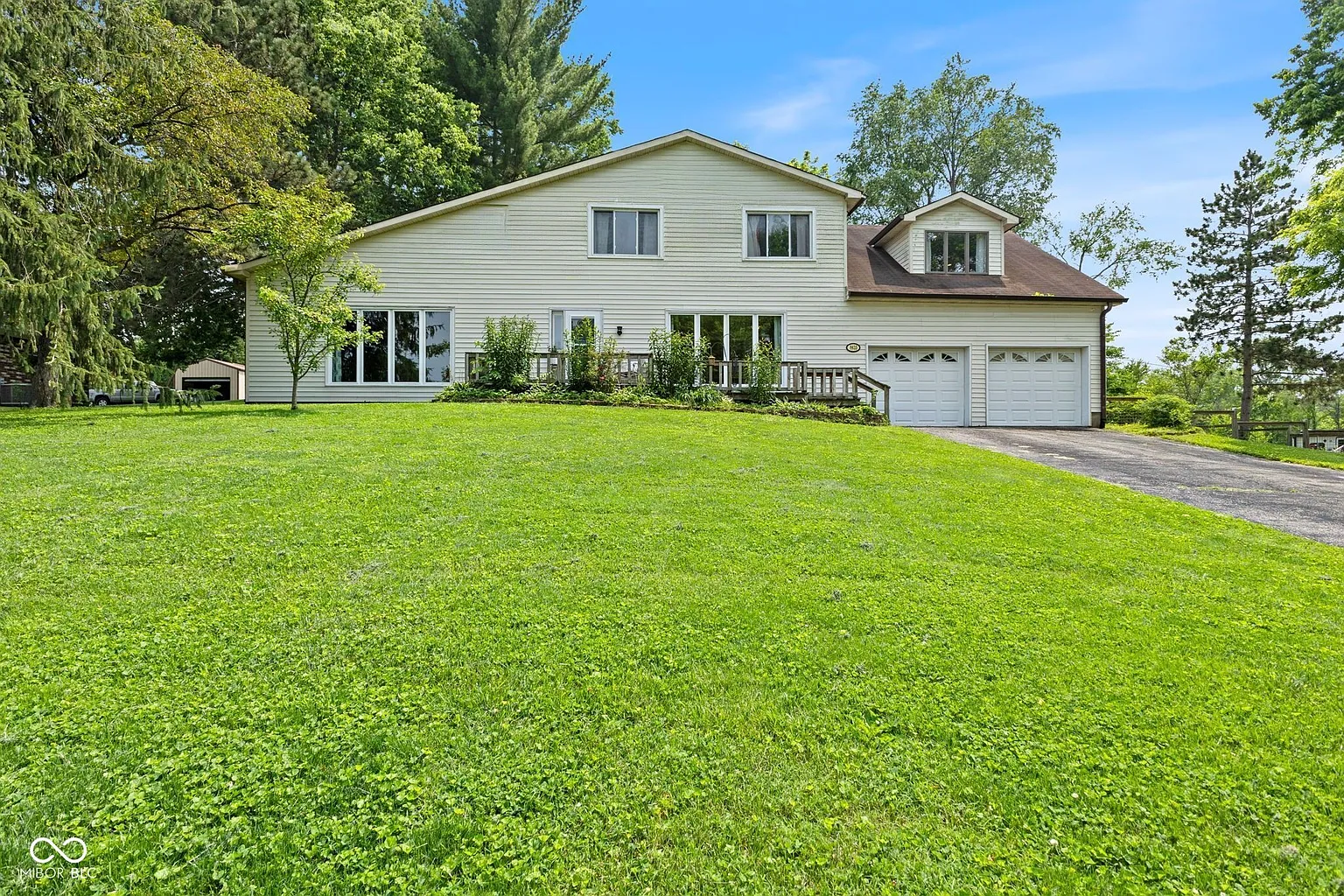 8435 Hilltop Ln photo 1