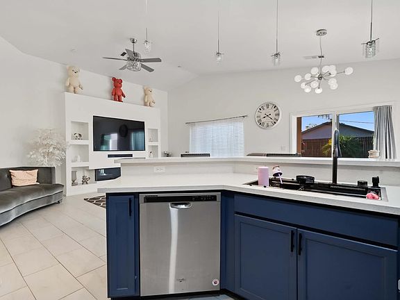 5th image of 2514 Via Riviera Ct
