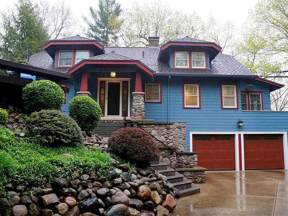 2nd image of 1824 Parkwood Way