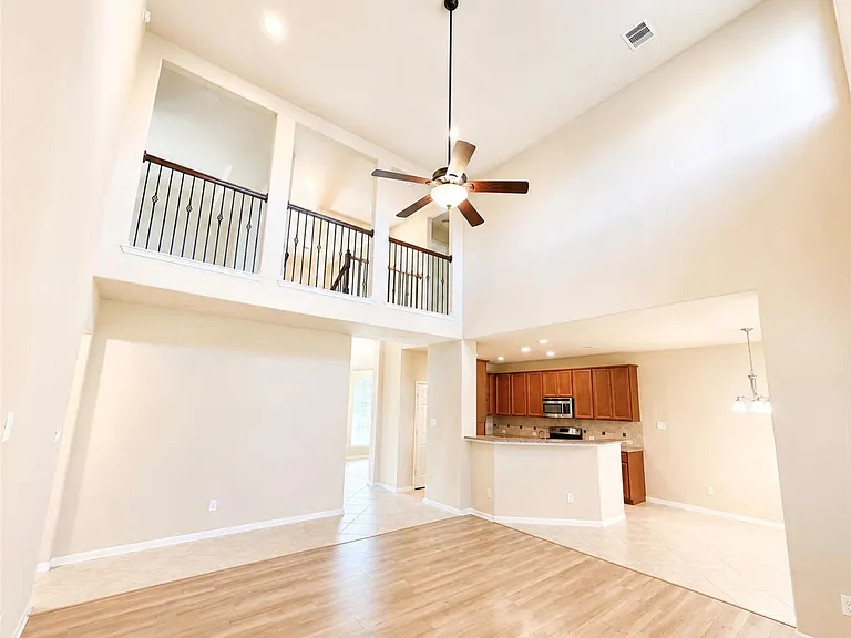 15618 Whisper Woods Dr — Photo 5