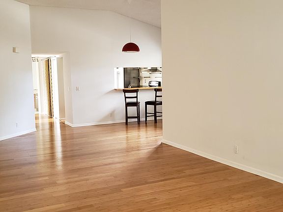 4th image of 5326 Buckhead Cir #2010