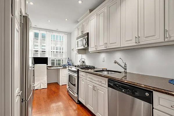 Rented by Compass | media 6