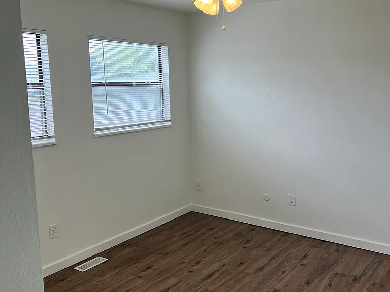 329 S Murray Blvd #A — Photo 8