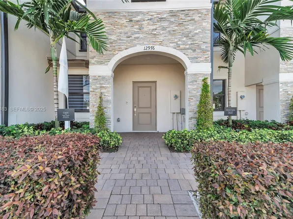 12976 SW 233rd Ter, Homestead, FL 33032