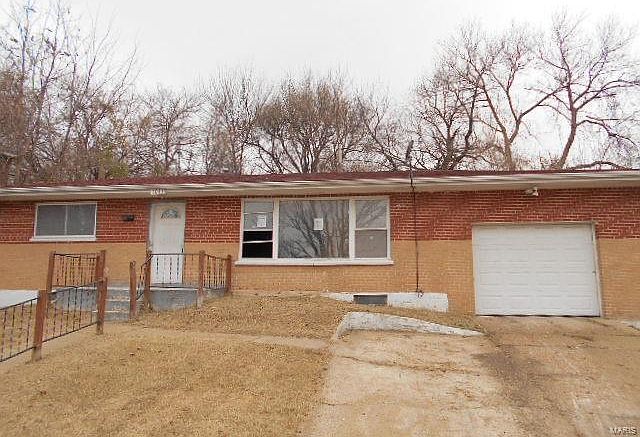 1st image of 3043 Clarence Ave