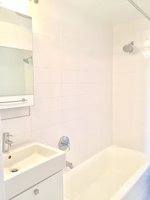 Rented by Stonehenge NYC LLC | media 21