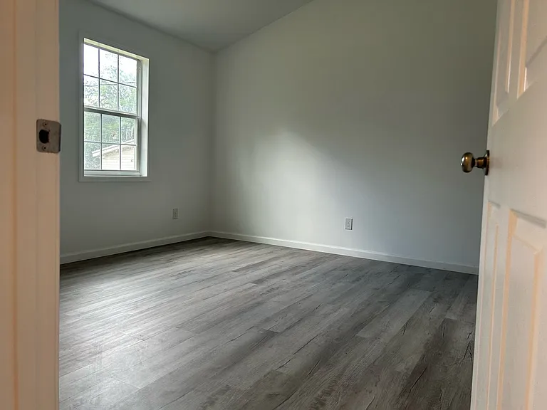 5711 Pine Dr — Photo 3